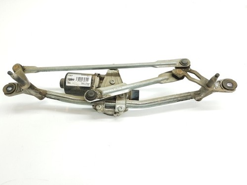 52064589 front windscreen