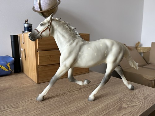 Breyer traditional scale 9 - scale, 1:9