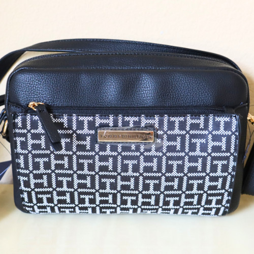 Bnwt tommy hilfiger black - bnwt-tommy,