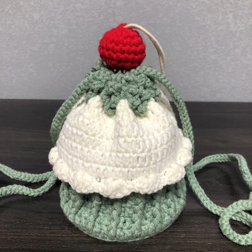 Hand knitted bags - in, shape