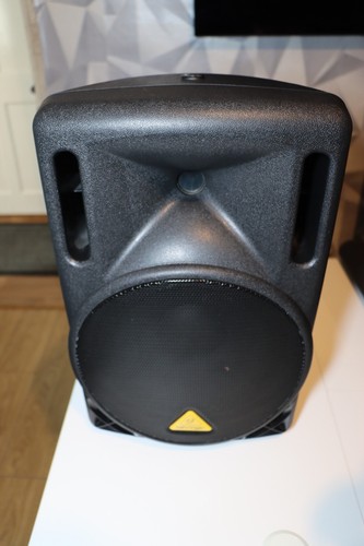 Two behringer eurolive - behringer,