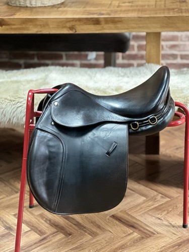 Pessoa close contact brown - close,
