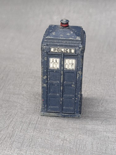 Dinky toys police box - police, tardis