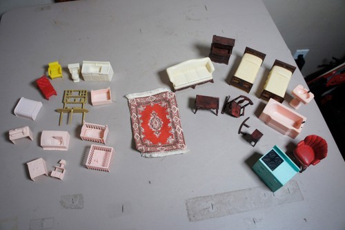 Vintage dollhouse - pc,