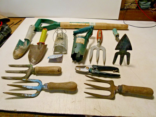 Bulb planter garden - planter, forks