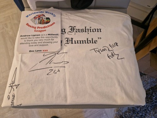Authentic boxing signed - authentic,