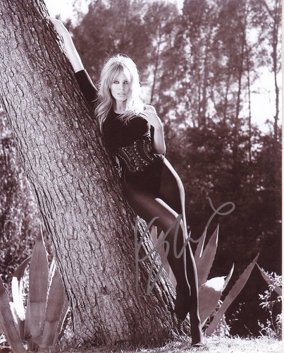Kylie minogue autograph - kylie,