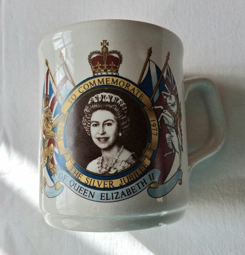 Queen elizabeth silver - 11,