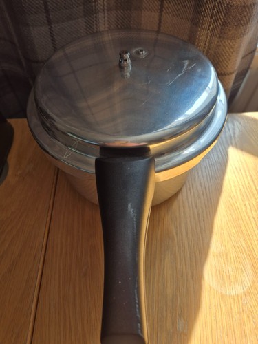 Prestige pressure cooker - prestige,