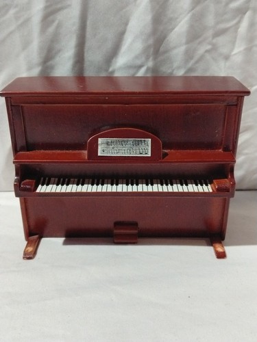 12th scale piano with music - 1/12th,