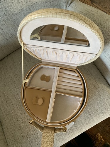 Leather round jewelry box - round,
