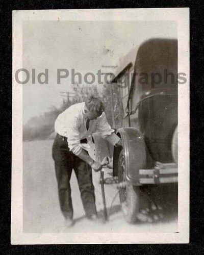 1920s 30s man - man, manual/hand