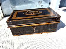 VINTAGE BLACK & GOLD METAL MONEY CASH DOCUMENT BOX with KEY & INNER TRAY
