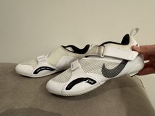 STUNNING NIKE SUPERREP ROAD /