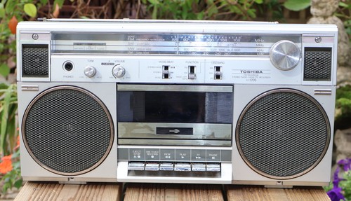 Vintage toshiba 120s radio - toshiba,