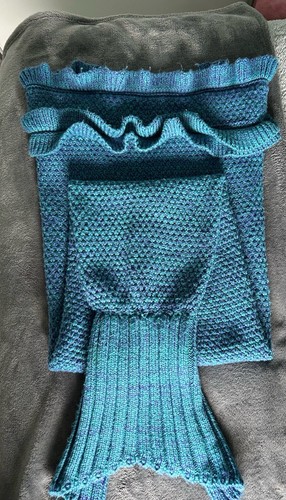 Turquoise mermaid tail - , blanket