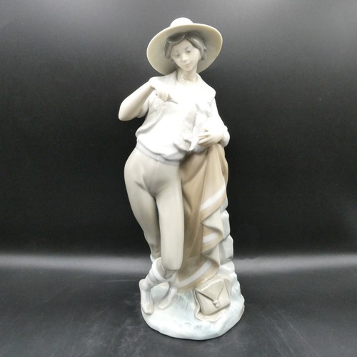 Lladro 4834 feeding milk - lladro, lamb