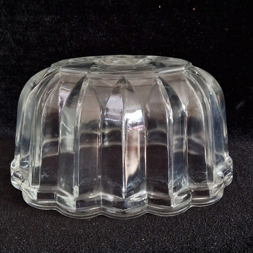 Medium vintage oval - medium, glass