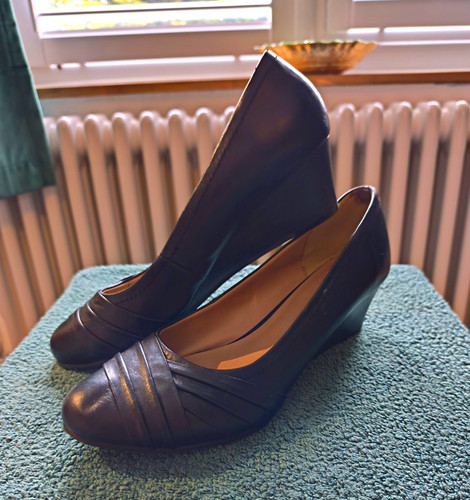 Feather women black - feather, women’s