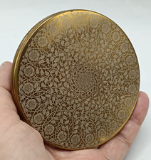 LARGE VINTAGE VOGUE POWDER COMPACT (NO MIRROR) 1950s.  LADIES VANITY BEAUTY