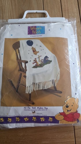 Vintage winnie the pooh - pooh, afghan