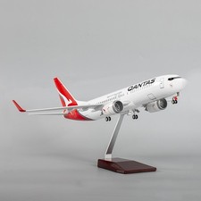 Extra Large Qantas Boeing 737