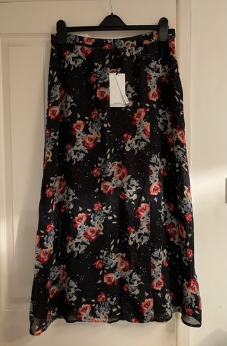 Bnwt women zara navy - £40,