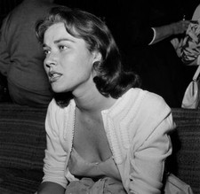 Gia Scala attends Federico