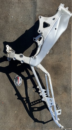 Main frame chassis yamaha - frame,