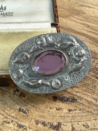 Vintage ruskin style oval - vintage,
