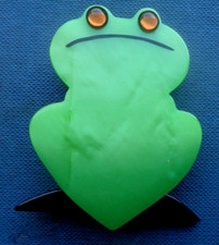 Pavone green frog brooch - green,