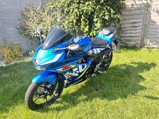 Suzuki GSX-R125 GSX-R DNA: Sharp sport styling and nimble performance.