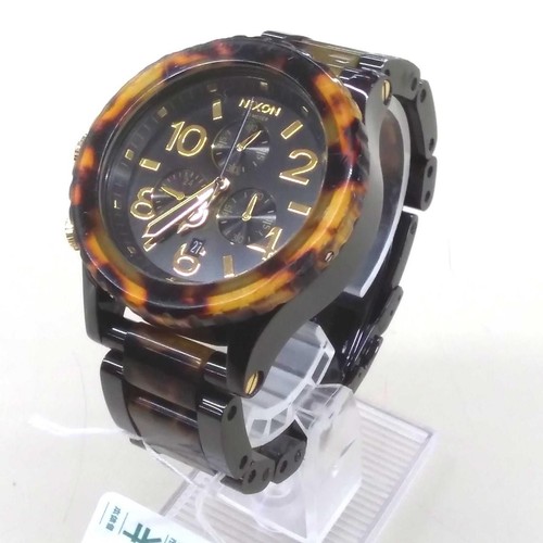 Nixon quartz watch - quartz, used