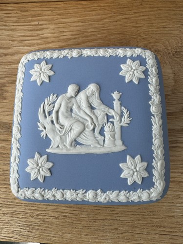 Wedgwood square trinket box