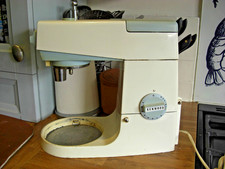 Vintage Kenwood Chef A701A Food Mixer - It is working but needs attention.