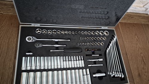Socket and spanner set - socket,