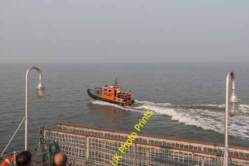 Photo 6x4 pilot boat near - 6x4,