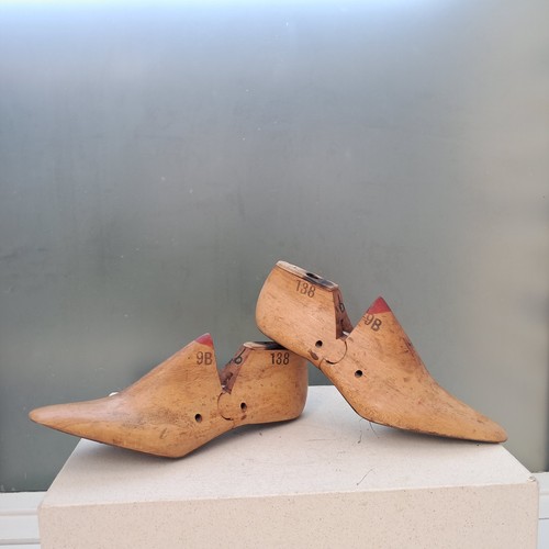Pair vintage avalon - pair, wooden