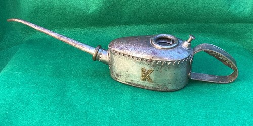 Vintage kayes oil - kayes, pie