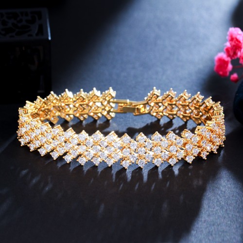 Multi row round cubic - cubic, zirconia