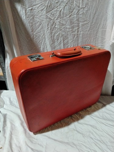 Vintage style pukka - pukka, luggage