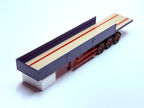 Corgi tri axle - tri, brick