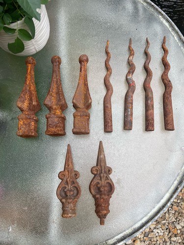 Job lot cast iron - 7”, finials