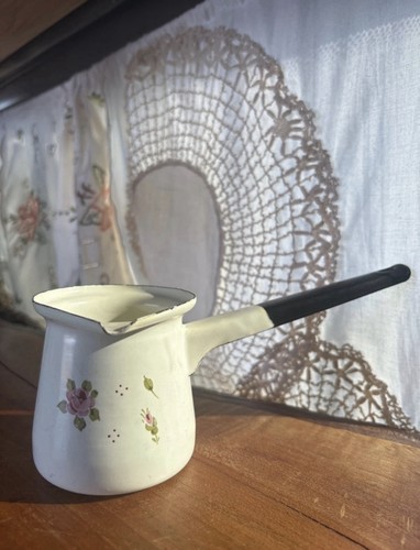Vintage floral enamel milk - floral, pan