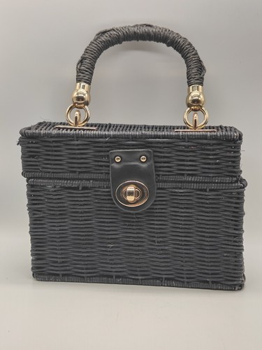 Like dreams wicker - like, straw