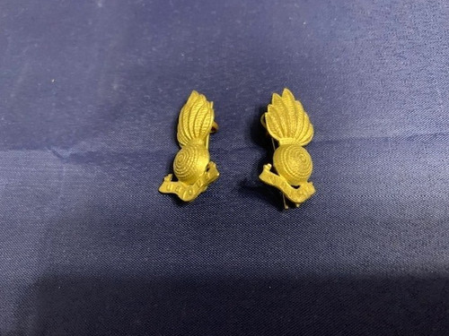 Pair vintage royal - pair,
