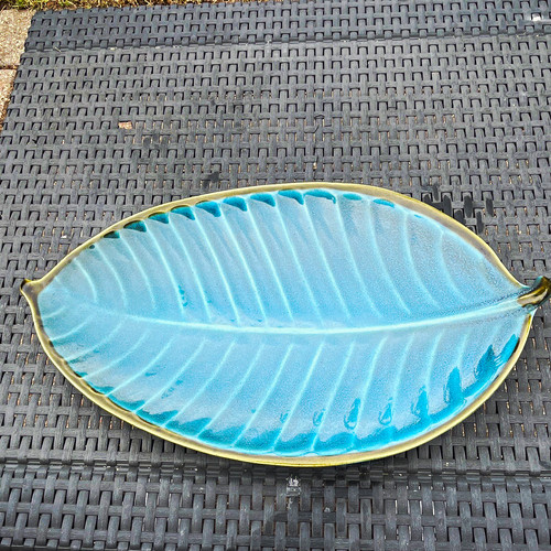 Surrey ceramics leaf shaped - ceramics, leaf-shaped