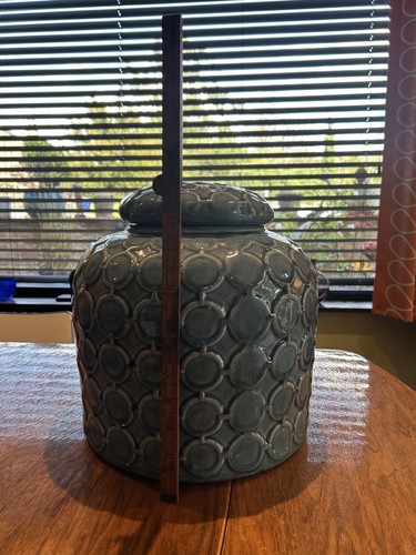 Large decorative ceramic - ceramic, pot
