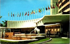 Postcard FL Fontainebleau Hotel Resort Miami Cabana Yacht Club Masterpiece C8