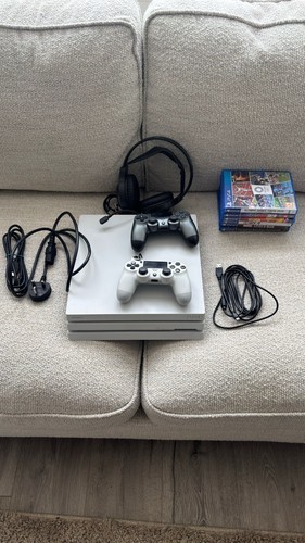 Ps4 pro 1tb white headset - white,,